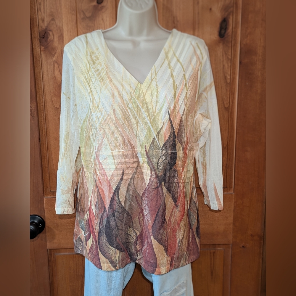 Coldwater Creek Multicolor V-Neck‎ Top With Leaf Pattern